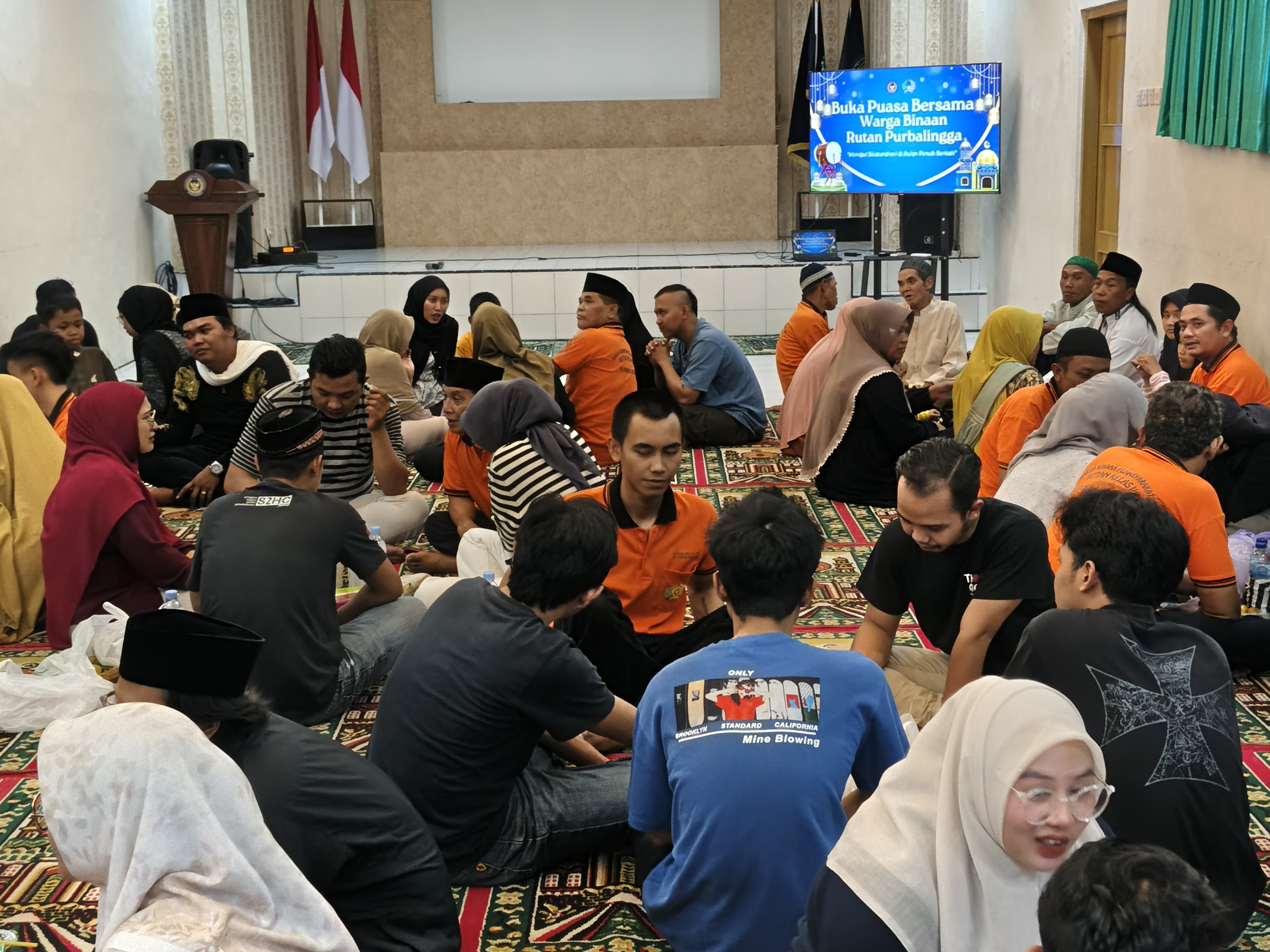 Penuh Haru dan Kebersamaan, Warga Binaan Rutan Purbalingga Buka Puasa Bersama Keluarga